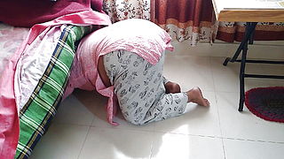 Tamil Steamy Aunty Gets Stuck Wheile Cleaning Under Table Then I Pummeled Her Fat Bootie And Helps To Get Out