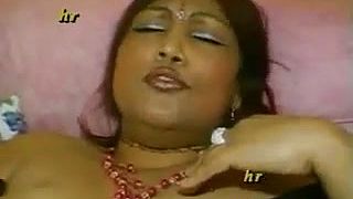 Big beautiful Indian slut getting her fat pussy pounded