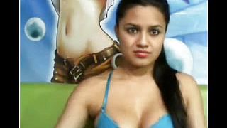 Sweet amateur Indian girl teases her cute looking tits
